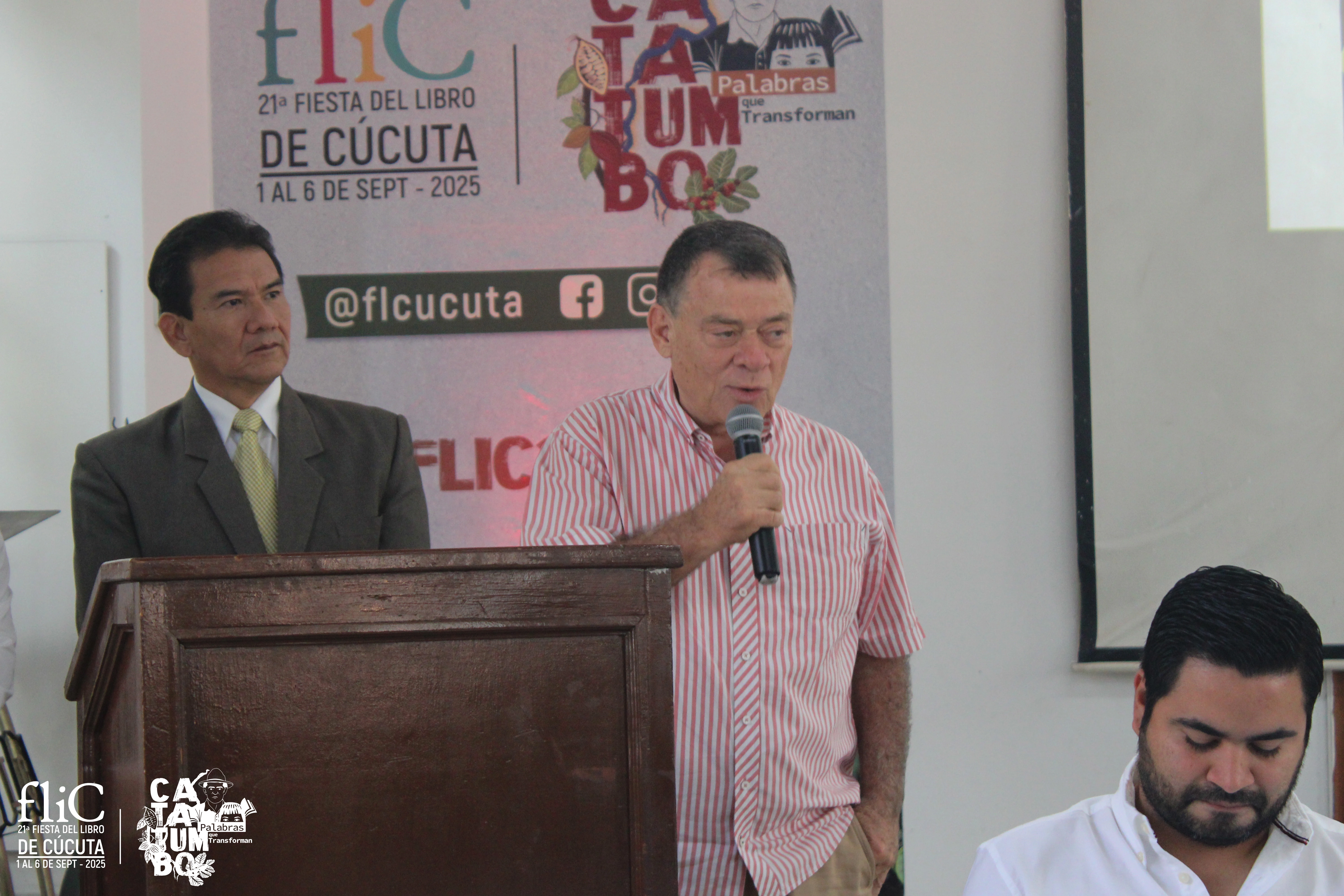Premiación IX Premio Nacional de Periodismo La Bagatela