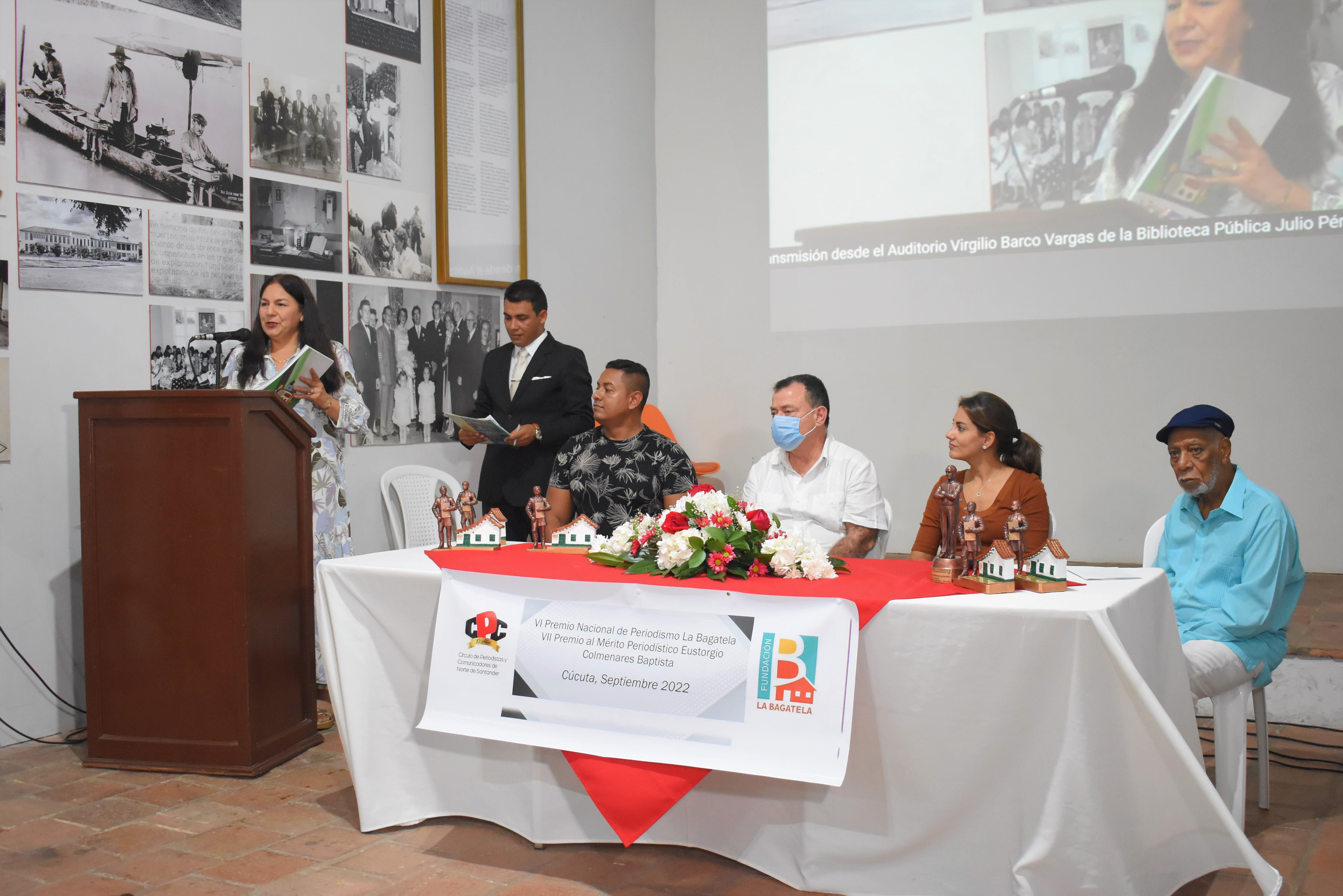 Con éxito se realizó la entrega de los Premios de Periodismo La Bagatela.