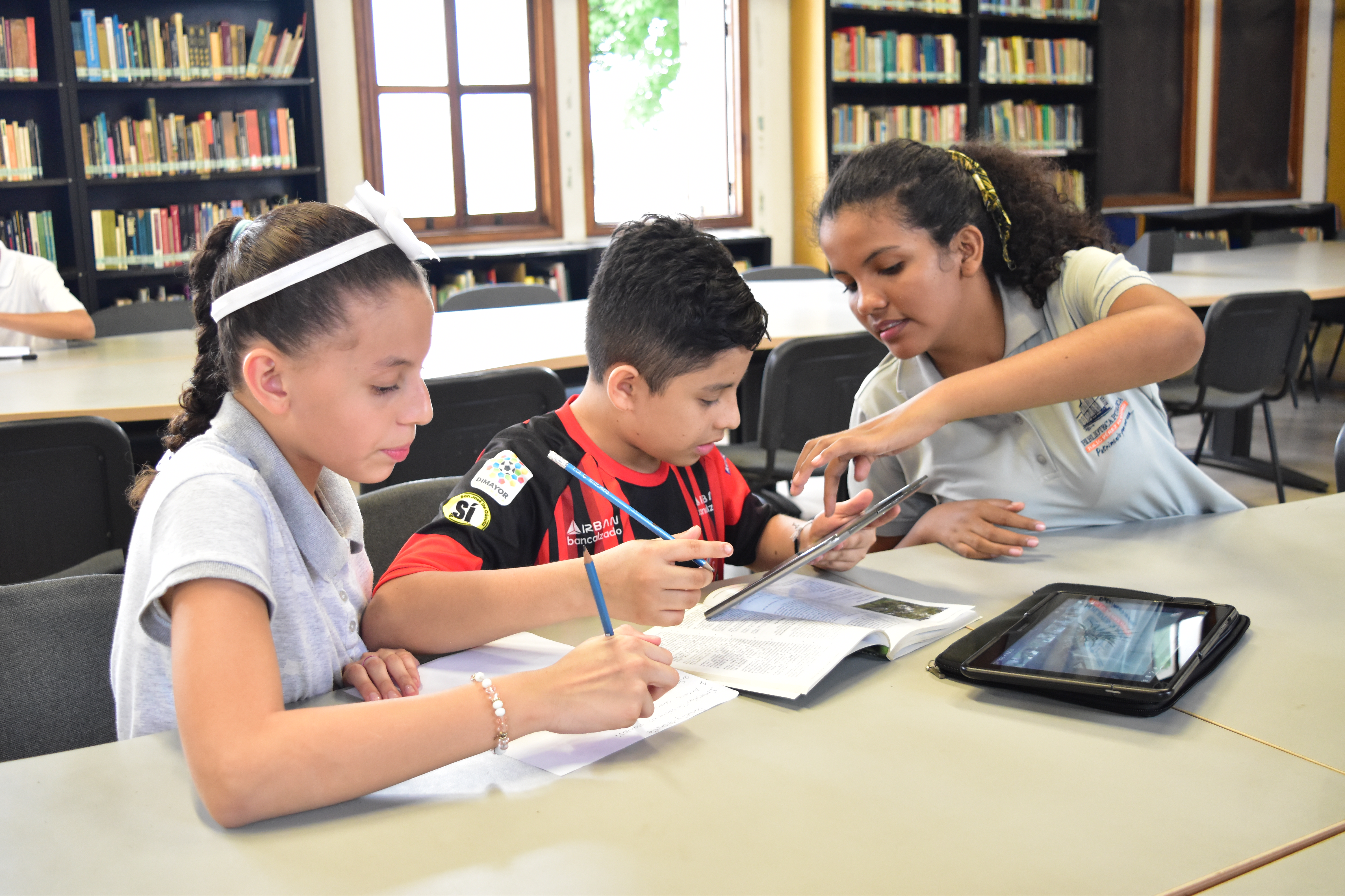 Club de Literatura para niños y  jóvenes en la Biblioteca Pública Julio Pérez Ferrero 